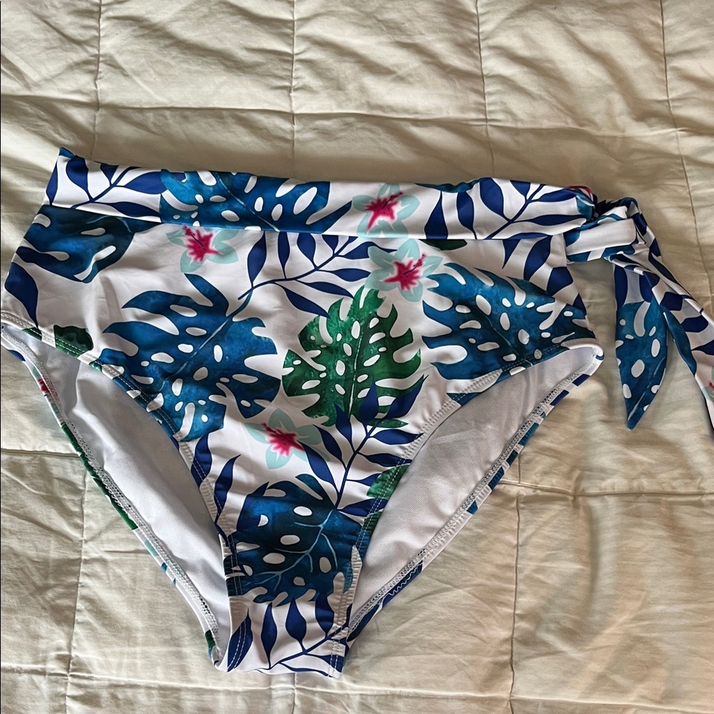 Swim Bottom w/ Blue & Green Leaves & Pink Flowers L